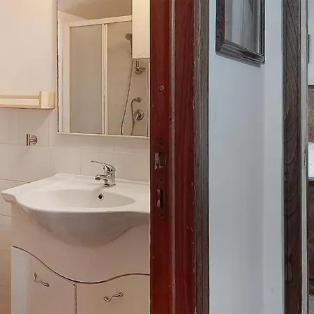 Gorgeous In With Wifi Apartment